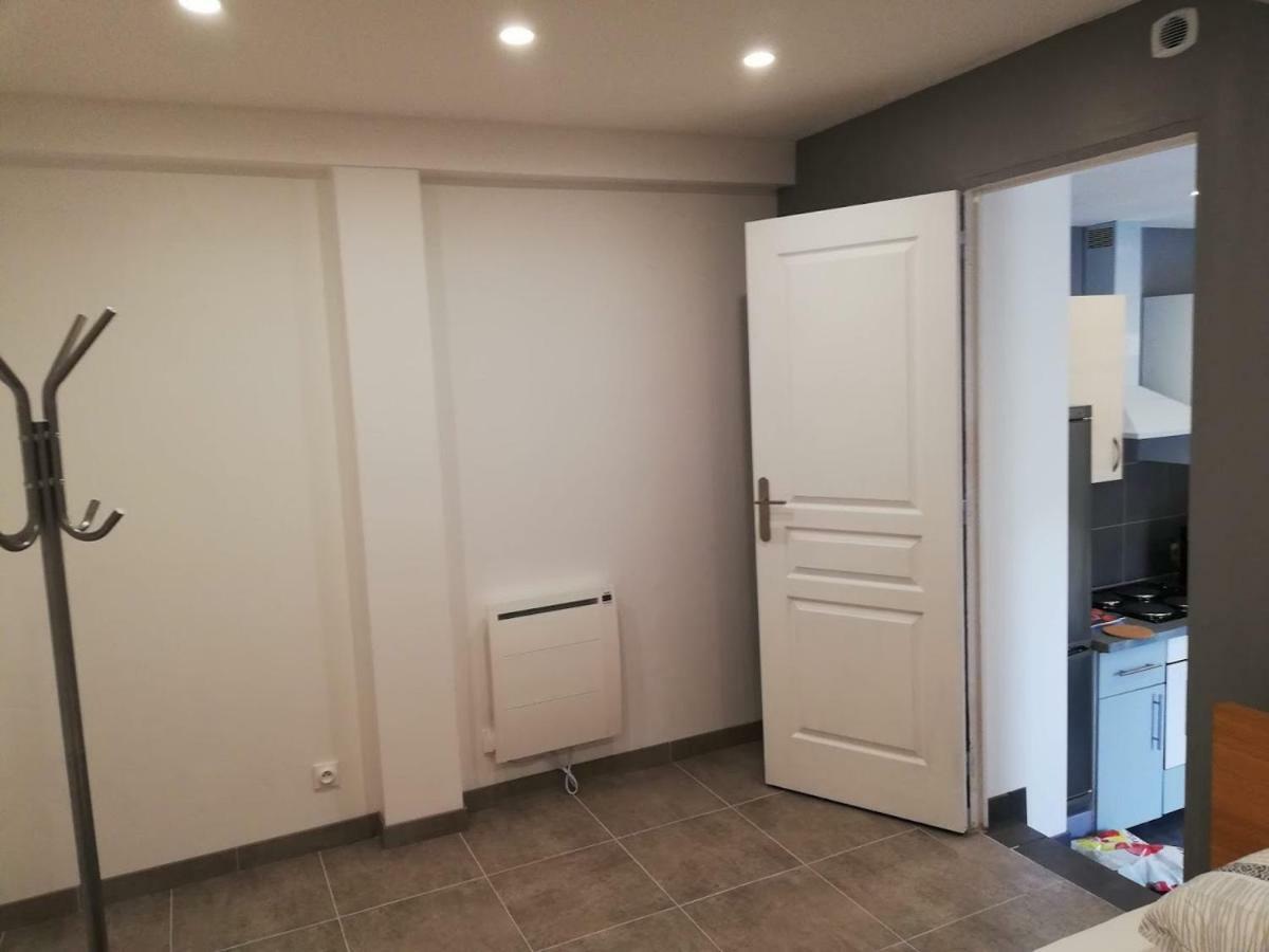 Maison Duplex & Appartement Sur Cour La Ferte-Gaucher Exterior photo