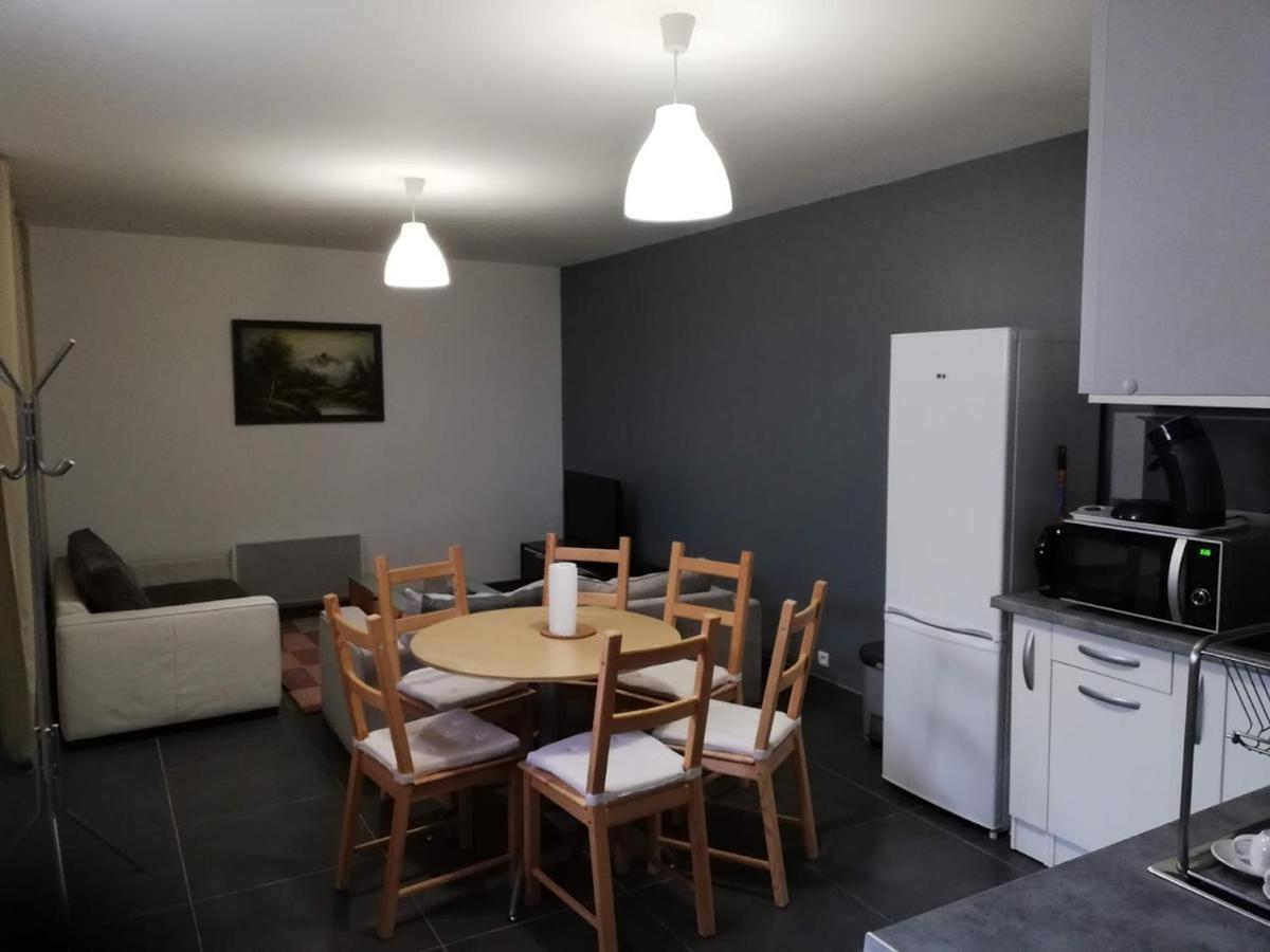 Maison Duplex & Appartement Sur Cour La Ferte-Gaucher Exterior photo